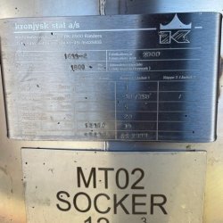 12.000 ltr. V1648-V1649 2 stk.